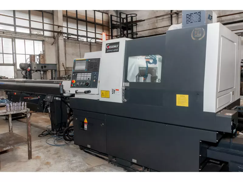 Max diameter of machining: Ø 42 mm; Spindle speed: 6000 rpm ; Spindle motor power: 5.5 kW / 7.5 kW; Max spindle stroke: 180 mm; Milling spindle motor power: 1.4 kW;  Number of tools: 4–6;  Max drilling diameter: Ø 10 mm;  Max internal thread: M8 × P1.25; Max milling diameter: Ø 13 mm; Minimum indexing increment: 0.001°.webp